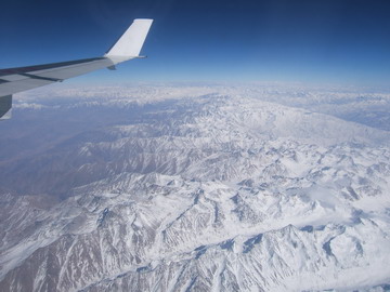 Горы Афганистана.  Аэрофотосъемка (фото сделано из иллюминатора самолета)